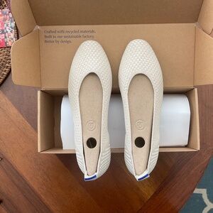 BNIB Rothy’s Square Wrap 6.5 in Blanc.